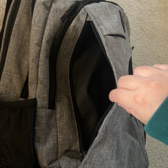 Matein Backpack - Picture 2 of 9